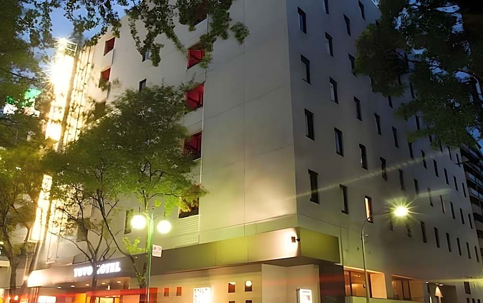TOYOHOTEL