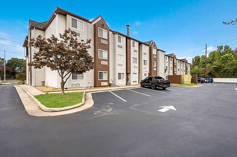 Sleep Inn & Suites