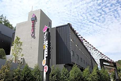 Drive in Hotel Tiamo