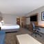 Holiday Inn Express & Suites - Detroit - Dearborn By IHG