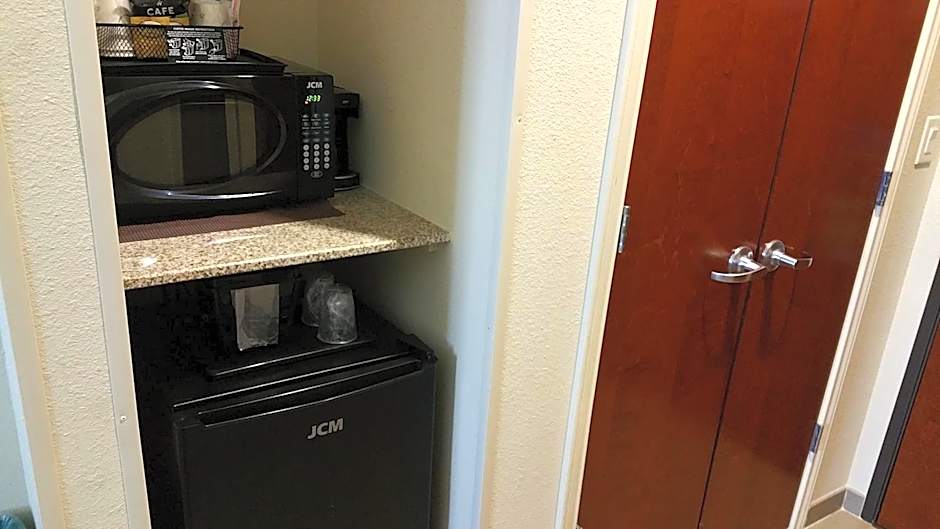 Comfort Inn & Suites Lakeside