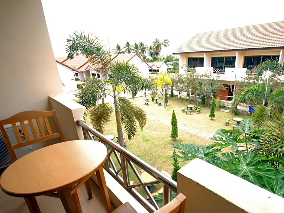 Golden Land Hotel