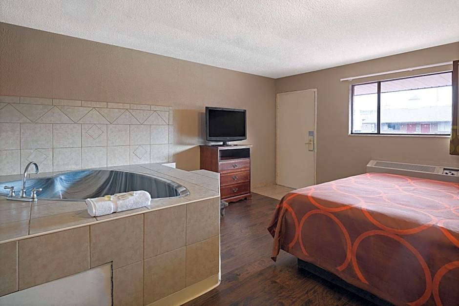 Super 8 by Wyndham Youngstown/Girard