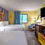 Days Inn & Suites by Wyndham Waterloo