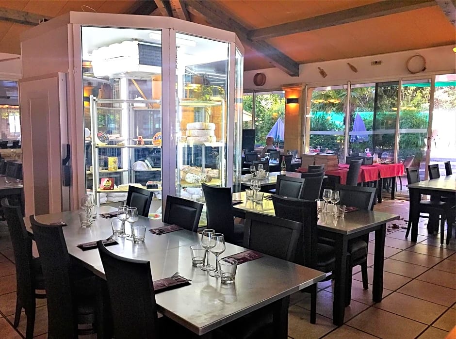 Brit Hotel du Moulin de la Pioline - La Table à Fromages