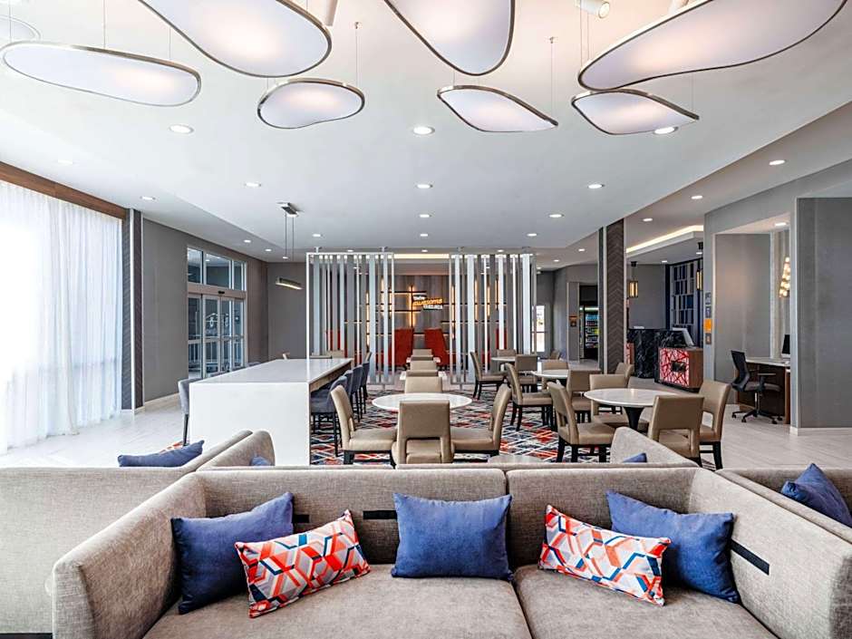 La Quinta by Wyndham Chelsea Birmingham