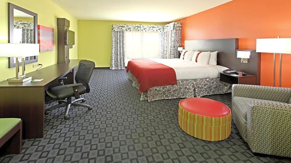 Holiday Inn Garland By IHG