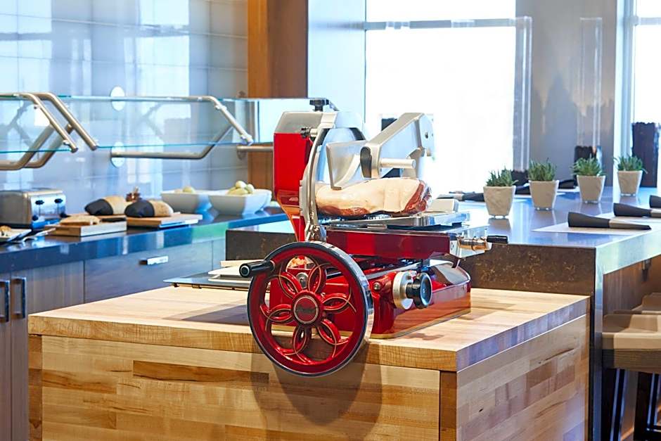 AC Hotel by Marriott Madison Downtown