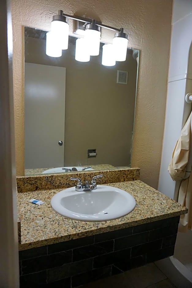 Econo Lodge San Antonio Northeast I-35