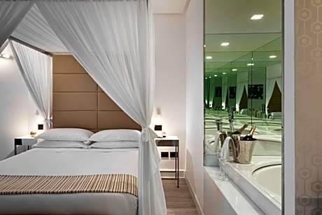 King Suite with Spa Bath