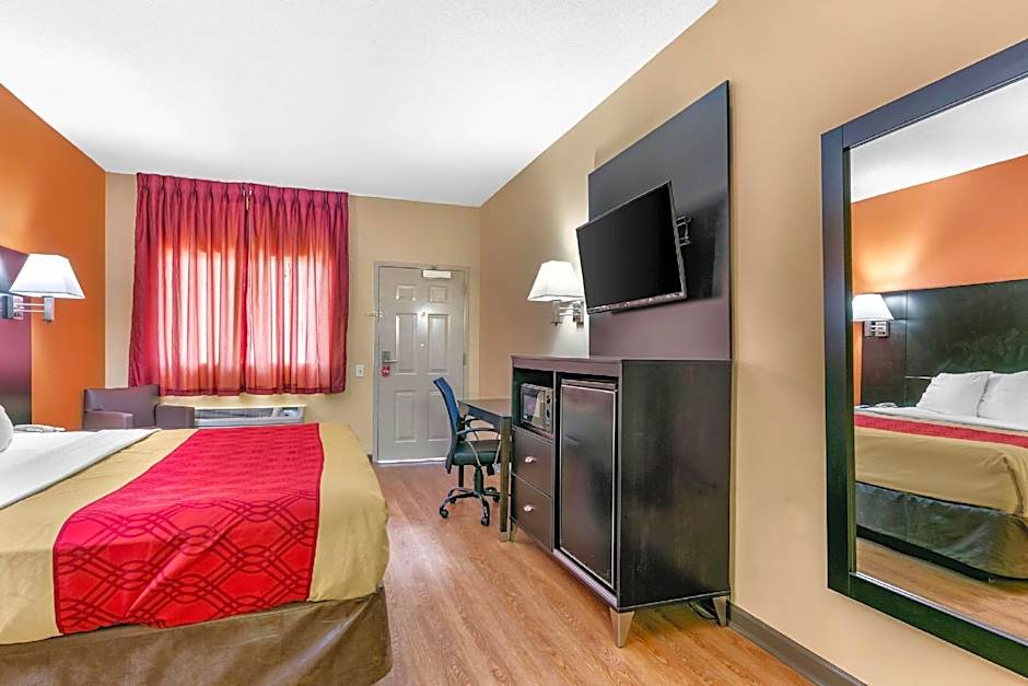 Econo Lodge Northport near University