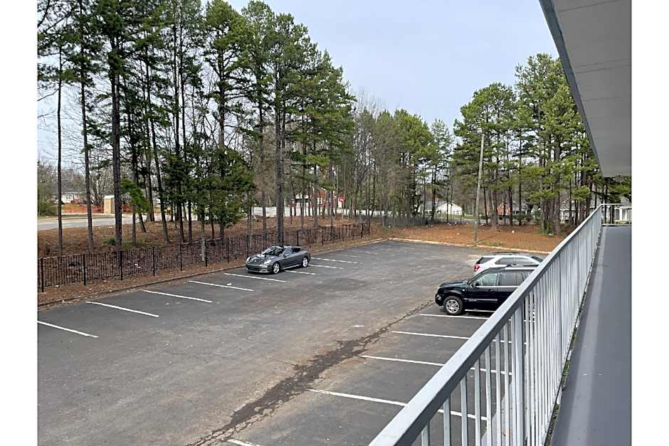 Lamplighter Inn by OYO Charlotte Airport Area