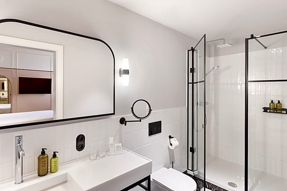 Hotel Astoria Vienna, Curio Collection by Hilton