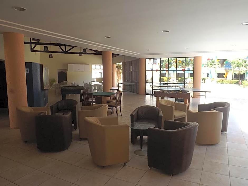 CONDOMÍNIO VILA DO MAR aptos 201C e 211B