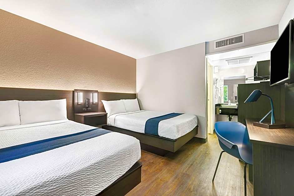 Motel 6-Issaquah, WA - Seattle - East