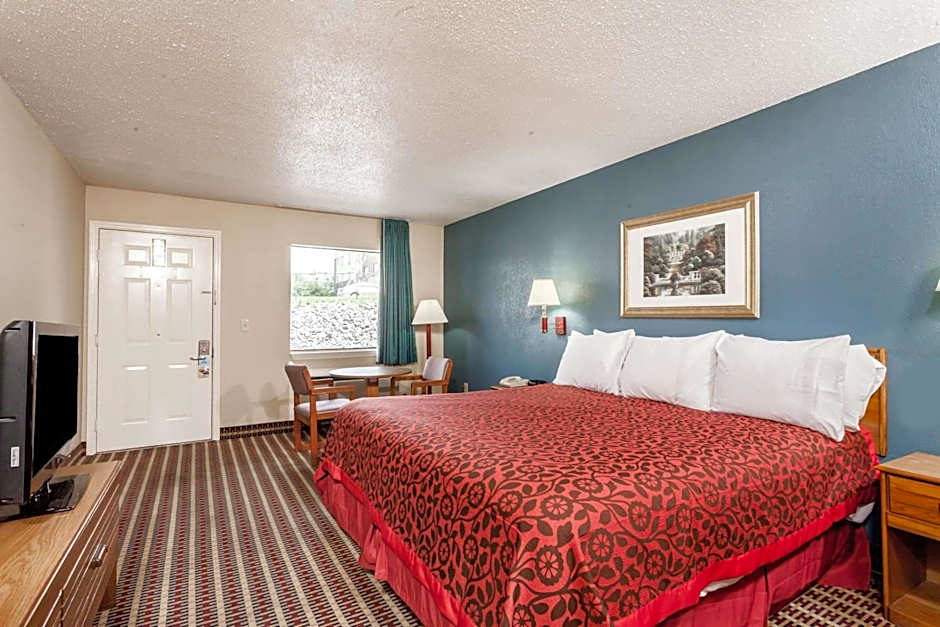 Days Inn By Wyndham Nashville North/Opryland Area