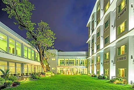 Microtel by Wyndham UP Technohub