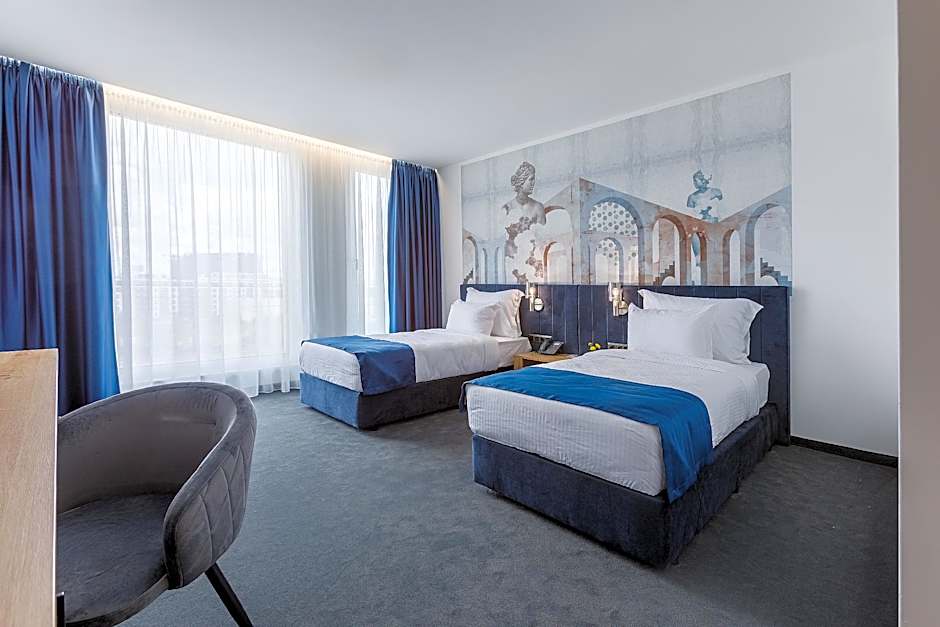 Blue Star Luxury Hotel 4*