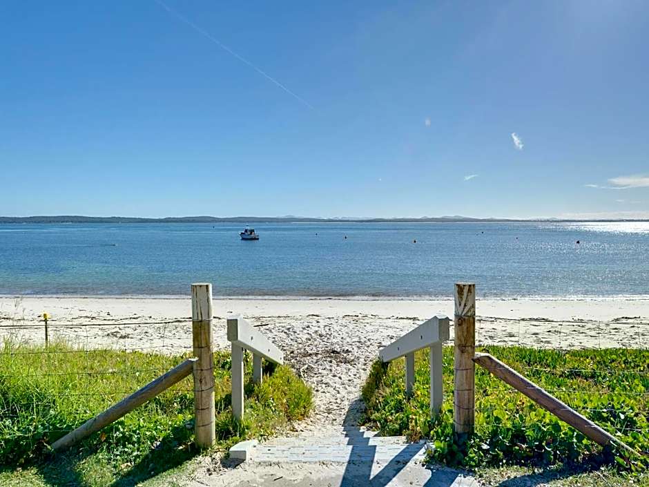 Dutchies Motel Nelson Bay & Dutchmans Beach Apartments