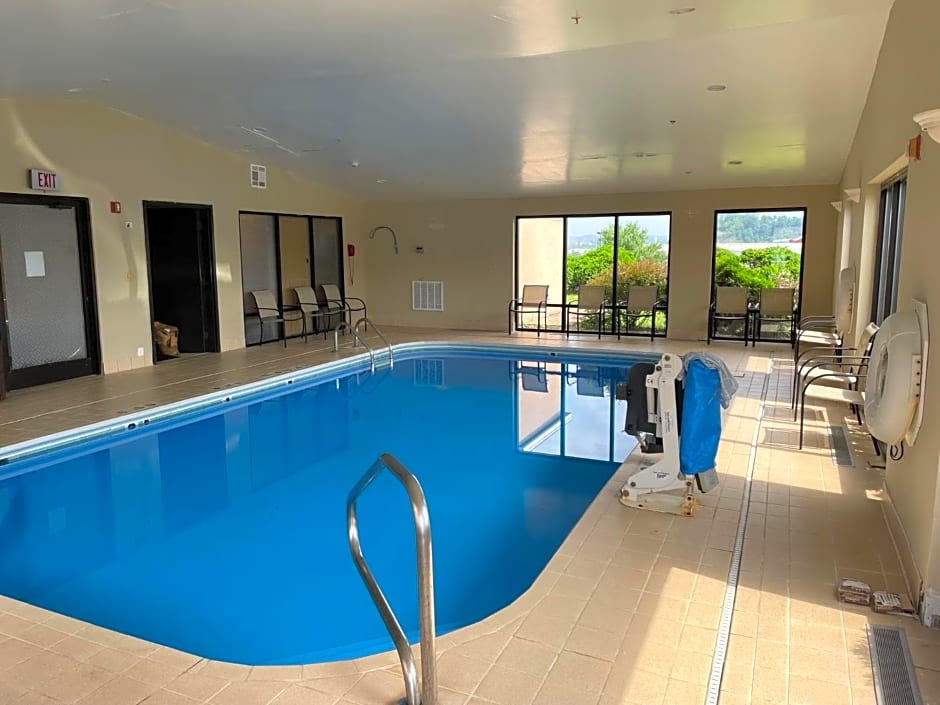 Holiday Inn Express Hotel & Suites Charleston-Southridge By IHG
