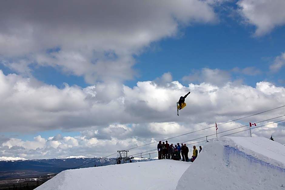 Elite Hotel -Downtown Center- "Ski & Northern light Tour" "Hot Spring Tour "Long-term stay"