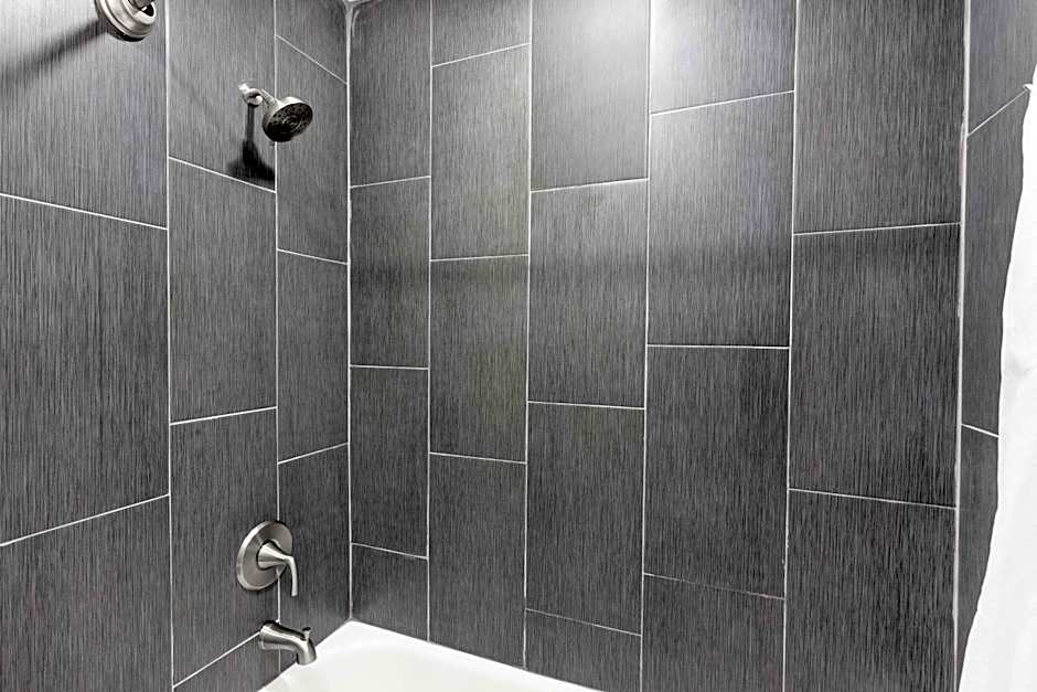 Super 8 by Wyndham Visalia