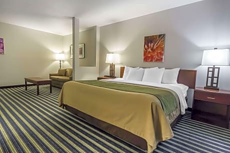 King Suite - Non-Smoking