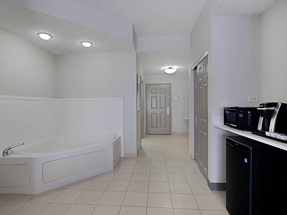 Holiday Inn Express & Suites Lakeland North - I-4 By IHG