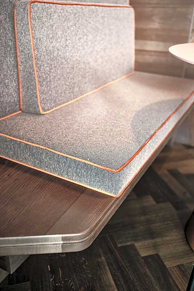 The Zipper Hotel und Apartments