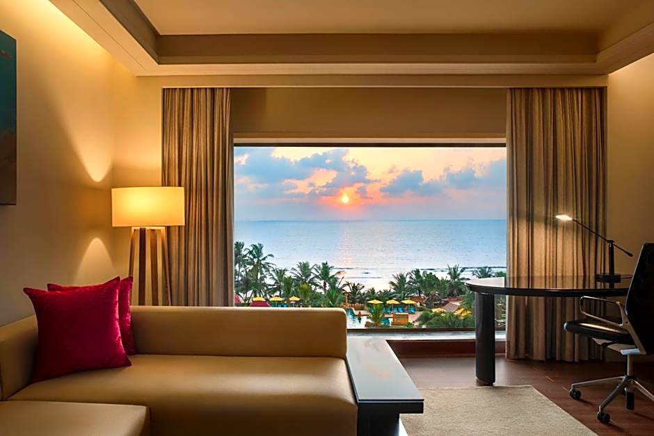 Photo 1 of 8 of Beach 1 King Bed Suite