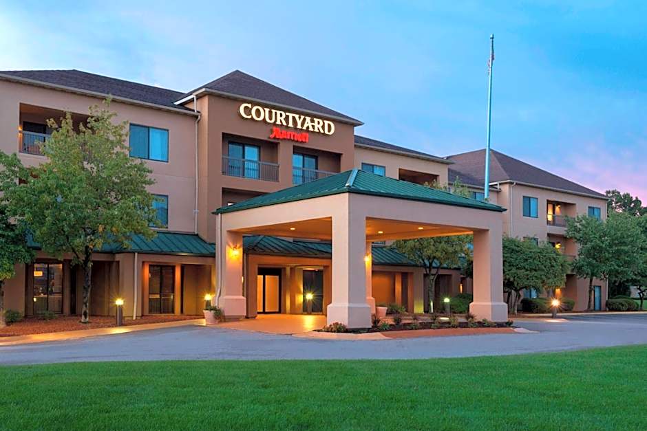 Courtyard by Marriott Akron Fairlawn