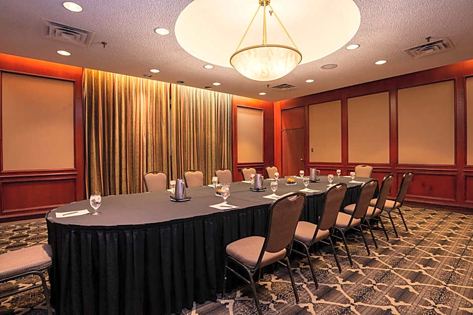 Sandman Signature Edmonton Downtown Hotel