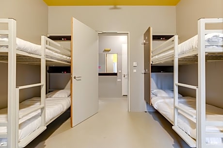 Bed in 6-4-bed En-suite Dorm