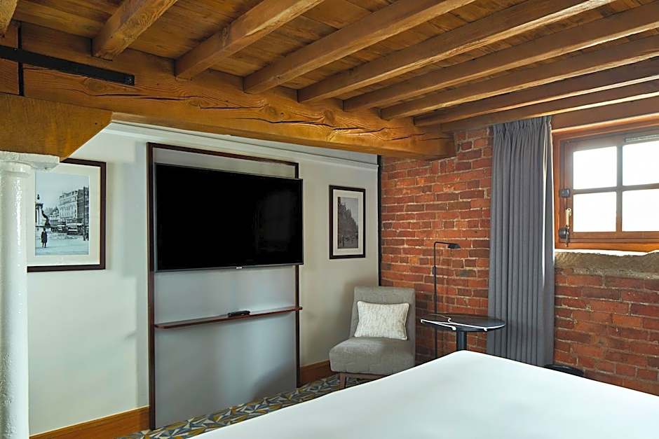 Manchester Marriott Victoria & Albert Hotel