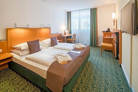 Special Offer - Double Room with Spa Access (Therme Erding) 
