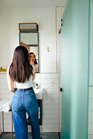 Studio Suite Bathroom in Room