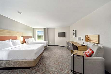 Studio Suite with Two Queen Beds and Hearing Mobility Accessible Tub