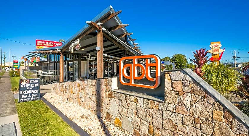 Nightcap at Golden Beach Tavern