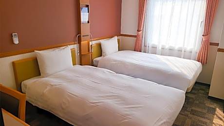 Twin Room - Non-Smoking