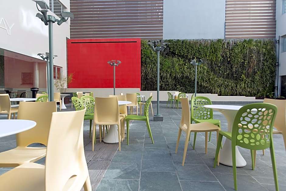 Regency Way Montevideo Hotel