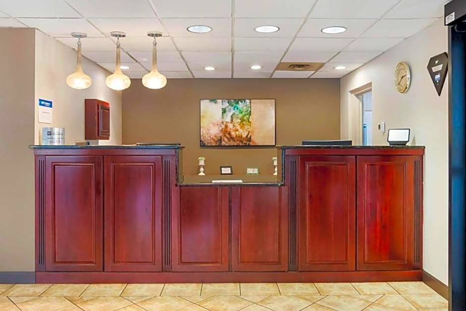 Best Western Plus Oak Mountain Inn