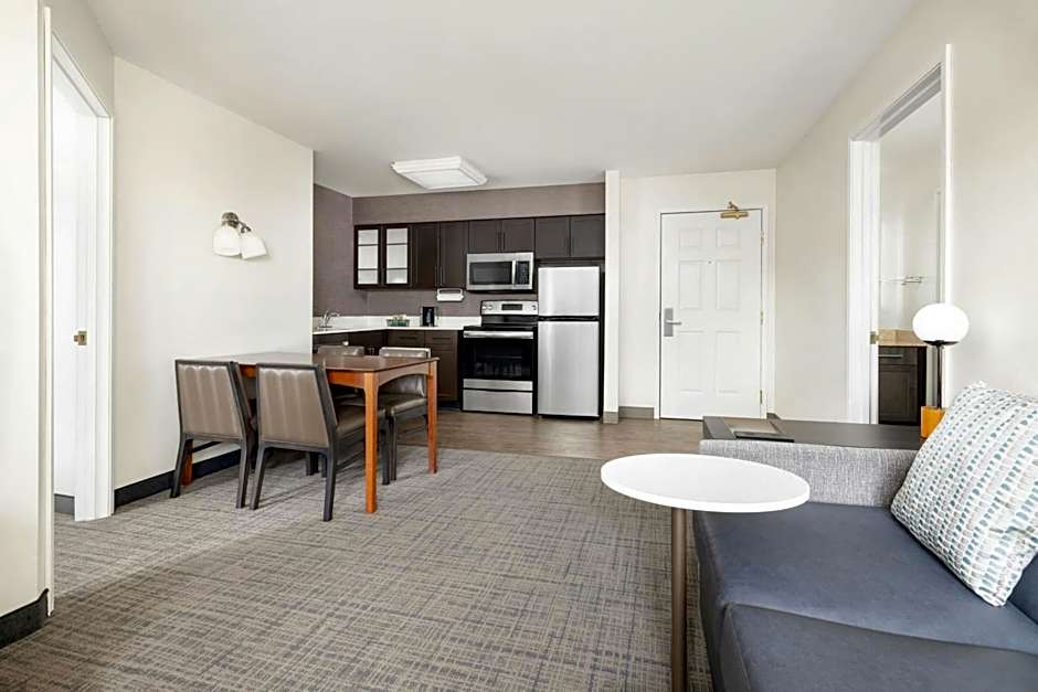Residence Inn by Marriott Des Moines West at Jordan Creek Town Center