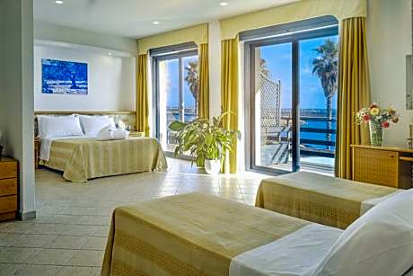Double Room with Balcony and Sea View