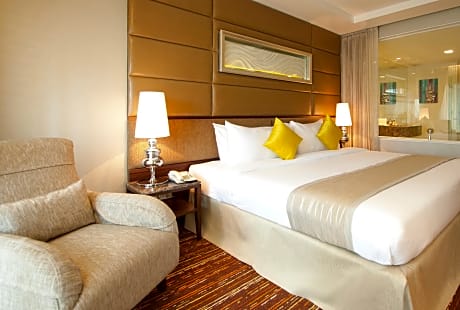 TRIPLE Deluxe Jacuzzi