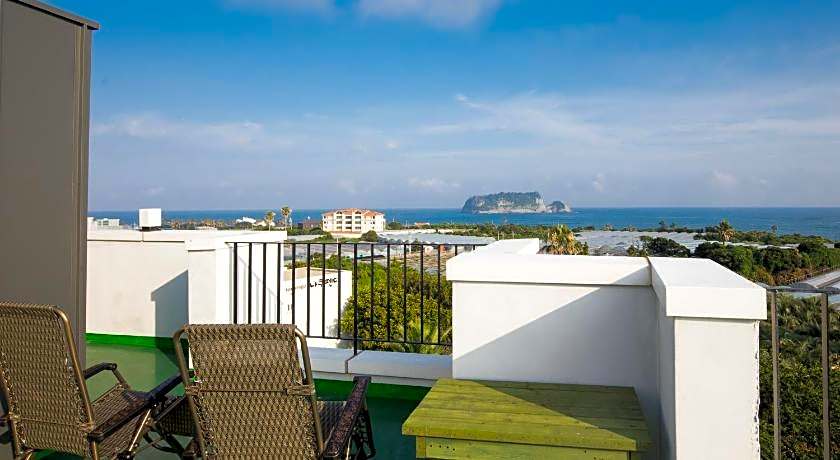 Jeju Bada Wi Olle Pension