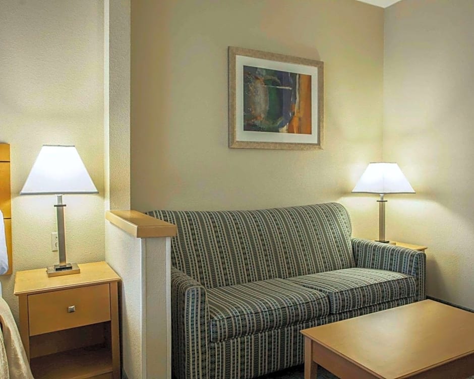Quality Inn near I-72 and Hwy 51