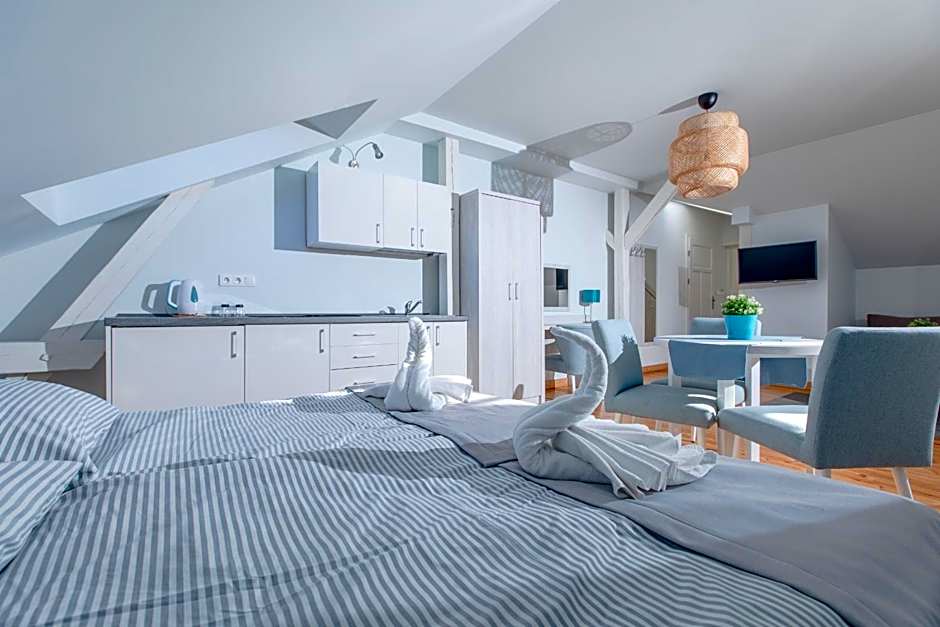 OŚRODEK KOLONIJNO WCZASOWY MEWA - przy plaży z basenem z podgrzewaną wodą i mini SPA