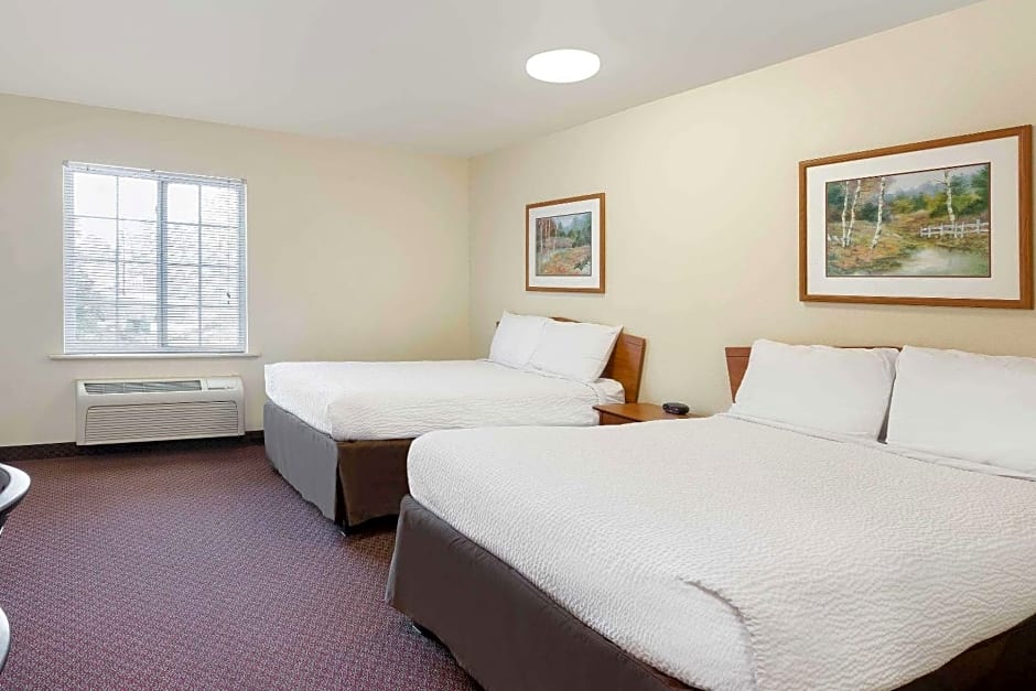 WoodSpring Suites Tyler Rose Garden