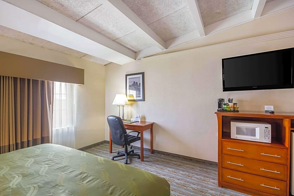 Photo 1 of 7 of 1 King Bed Suite