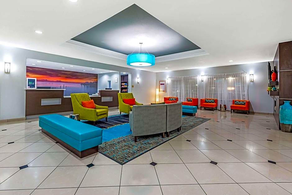 La Quinta Inn & Suites by Wyndham Orange